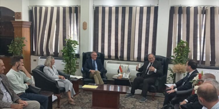 رئيس البحوث الزراعية يستقبل وفد مركز الأبحاث الزراعية والاقتصاد الزراعي بوزارة الزراعة الإيطالية 1 البحوث الزراعية