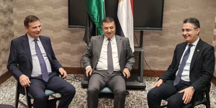 وزيرا الزراعة والتموين يبحثون مع وزير الزراعة الأردني سبل تعزيز التعاون المشترك 1 الزراعة