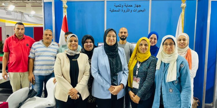 جناح الثروة السمكية يستقبل مئات الزائرين و"الطلاب والمستثمرين" الأكثر إقبالًا 1 جناح الثروة السمكية يستقبل مئات الزائرين و”الطلاب والمستثمرين” الأكثر إقبالًا