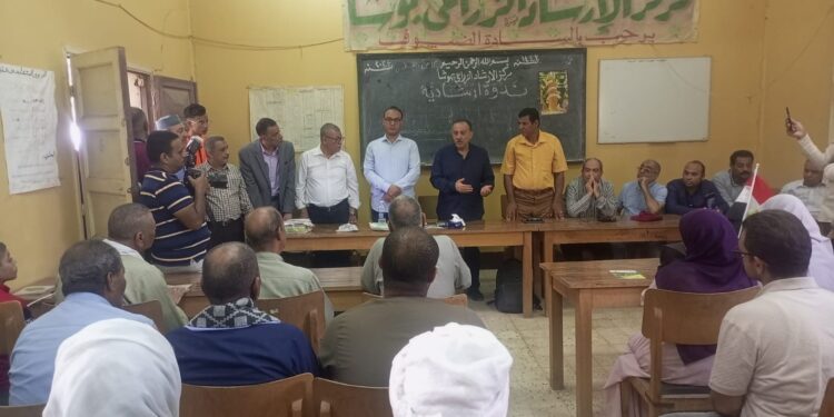 «الإدارة المركزية للأراضي» و «معهد بحوث الأراضى» ينظمان 5 ندوات إرشادية بـ «زراعة أسيوط » 1 زراعة أسيوط
