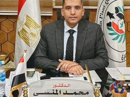 «الحجر الزراعي» ينجح في تخفيض قيمة رسوم حماية الملكية الفكرية لـ«الفراولة» للتصدير لدول الخليج العربي 1 الدكتور محمد المنسي رئيس الحجر الزراعي المصري