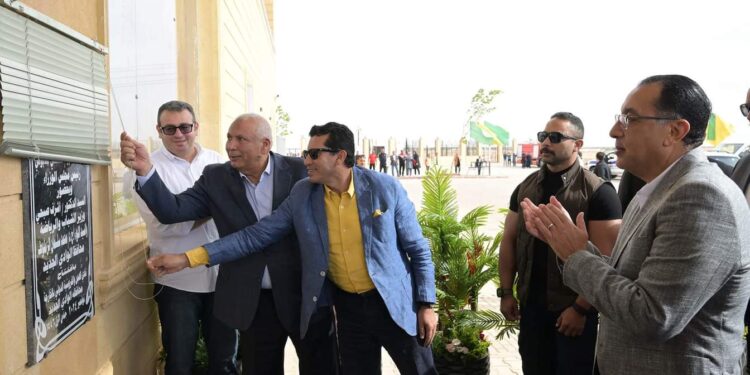 رئيس الوزراء يشهد افتتاح نادي الهجن والفروسية الدولي في الخارجة بالوادي الجديد 1 الهجن