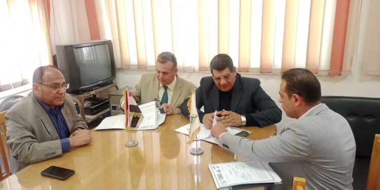 المركزي لبحوث الثروة السمكية يوقع بروتوكول تعاون مع كلية الزراعة جامعة بنها 1 المركزي لبحوث الثروة السمكية يوقع بروتوكول تعاون مع كلية الزراعة جامعة بنها