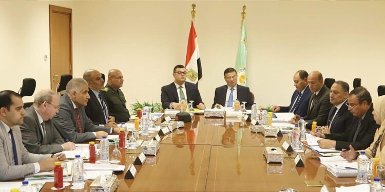 وزير الزراعة يترأس اجتماع مجلس إدارة هيئة التعمير والتنمية الزراعية بحضور وزيرا الري والإسكان 1 وزير الزراعة يترأس اجتماع مجلس إدارة هيئة التعمير والتنمية الزراعية بحضور وزيرا الري والإسكان