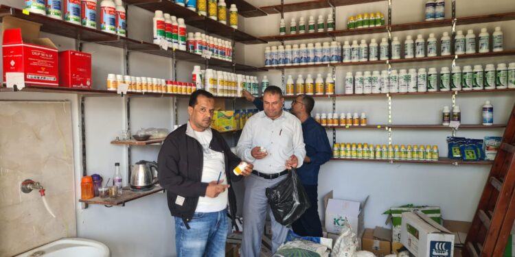 الزراعة: ضبط 214 عبوة مبيدات مجهولة المصدر بالنوبارية 1 الزراعة: ضبط 214 عبوة مبيدات مجهولة المصدر بالنوبارية