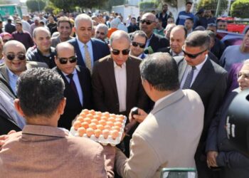 “الزراعة” تطلق ٣٠ منفذًا متحركًا لبيع منتجاتها بأسعار مخفضة بمحافظة المنيا