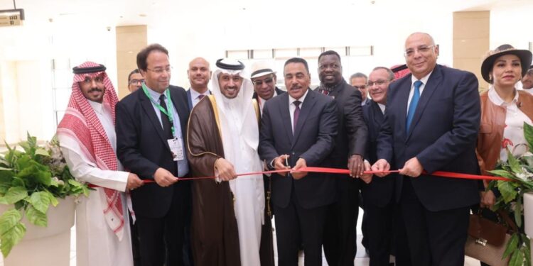 رئيس «بحوث الصحراء» يفتتح ملتقى مصر الدولي للتمور 1 رئيس «بحوث الصحراء» يفتتح ملتقى مصر الدولي للتمور