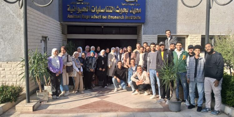 البحوث الزراعية ينظم برنامج تدريبي لطلاب زراعة قناة السويس في مجال التناسليات الحيوانية 1 البحوث الزراعية
