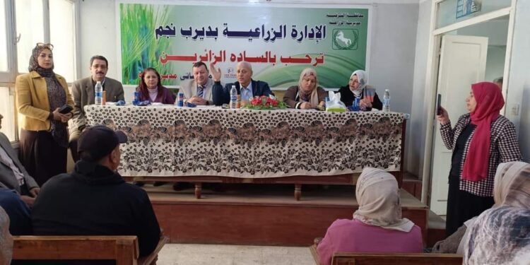 «زراعة الشرقية» تواصل تطهير الترع..وتوصي بأهمية اتباع طرق الري الحديثة 1 زراعة الشرقية