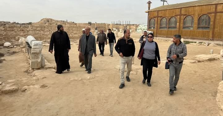 «زراعة الإسكندرية» تشرف على إزالة الحشائش بالمنطقة الأثرية بأبو مينا 1 زراعة الإسكندرية