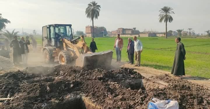 «زراعة أسيوط» تزيل 7 حالات تعدي وتتخذ الإجراءات القانونية ضد المخالفين 1 زراعة أسيوط
