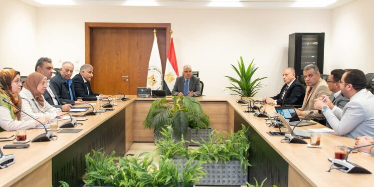 وزير الري يتابع حالة المنظومة المائية خلال الموسم الشتوي الحالي والاستعداد للسدة الشتوية 1 وزير الري