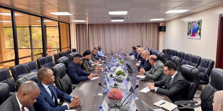 وزير الري يصل الكونغو ويلتقى وزيرة البيئة والتنمية المستدامة الكونغولية 1 وزير الري