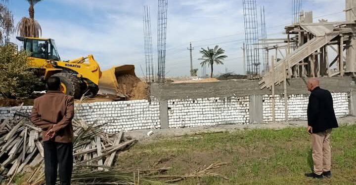 «زراعة أسيوط» تزيل حالة تعدي على الأراضي الزراعية بالفتح 1 زراعة أسيوط