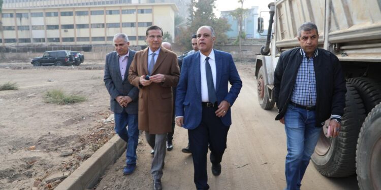 في زيارة مفاجئة صباح اليوم.. وزير الزراعة يتفقد أعمال تطوير المتحف الزراعي وسير العمل بالخدمات البيطرية 1 في زيارة مفاجئة صباح اليوم.. وزير الزراعة يتفقد أعمال تطوير المتحف الزراعي وسير العمل بالخدمات البيطرية