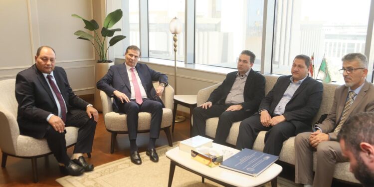 وزير الزراعة يستقبل الوفد الزراعي الأردني ويؤكد على تطلعه إلى الارتقاء بالتعاون بين البلدين 1 وزير الزراعة