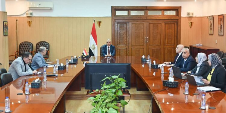 وزير الري يتابع حالة منظومة الصرف الزراعي وأعمال وأنشطة هيئة الصرف 1 وزير الري