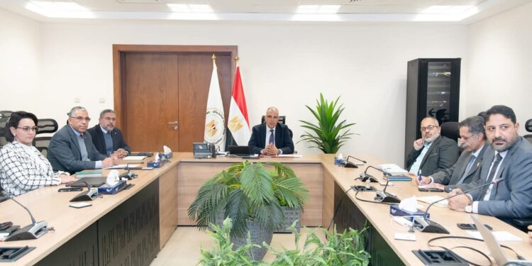 وزير الري يتابع موقف مشروع "شواطئ آمنة" ضمن أنشطة "برنامج البحوث التطبيقية بين مصر وهولندا 1 شواطئ آمنة