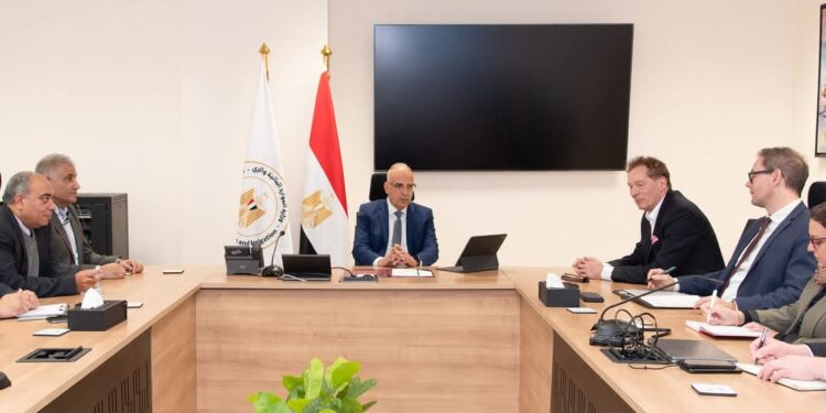 وزير الري يبحث التعاون بين مصر وألمانيا مع رئيس الشرق الأوسط بوزارة التعاون الألمانية 1 وزير الري يبحث التعاون بين مصر وألمانيا مع رئيس الشرق الأوسط بوزارة التعاون الألمانية