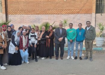 تكنولوجيا الأغذية يناقش التقنيات الحديثة لتعبئة وتصنيع التمور