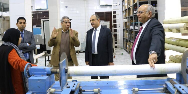 بحوث الصحراء وشركة المقاولون العرب يناقشان سبل التعاون المشترك 1 بحوث الصحراء