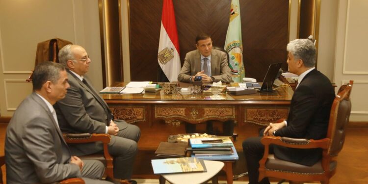 وزير الزراعة يستقبل الأمين التنفيذي لمرصد الصحراء والساحل لبحث تعزيز التعاون في مكافحة التصحر والتغيرات المناخية 1 وزير الزراعة يستقبل الأمين التنفيذي لمرصد الصحراء والساحل لبحث تعزيز التعاون في مكافحة التصحر والتغيرات المناخية