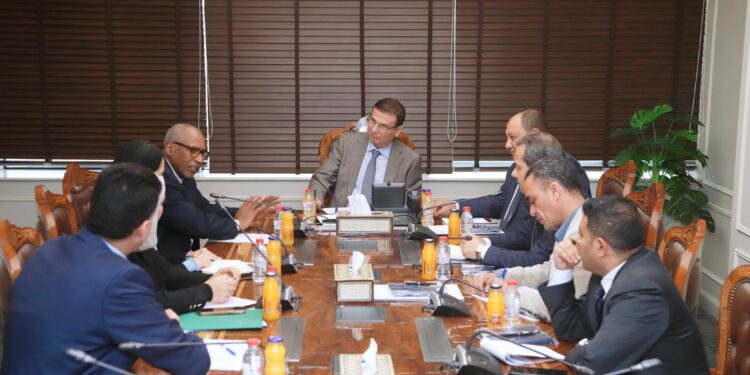 وزير الزراعة يستقبل البعثة الإشرافية للايفاد لاستعراض جهود مشروعات "سيل" 1 وزير الزراعة يستقبل البعثة الإشرافية للايفاد لاستعراض جهود مشروعات “سيل”