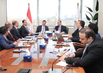 وزيرا الزراعة والشؤون النيابية يناقشان سبل التعاونيات الزراعية والأطر المؤسسة والتشريعية لها