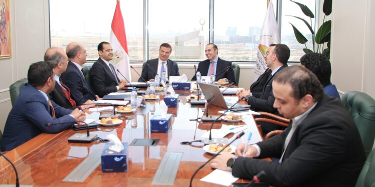 وزيرا الزراعة والشؤون النيابية يناقشان سبل التعاونيات الزراعية والأطر المؤسسة والتشريعية لها