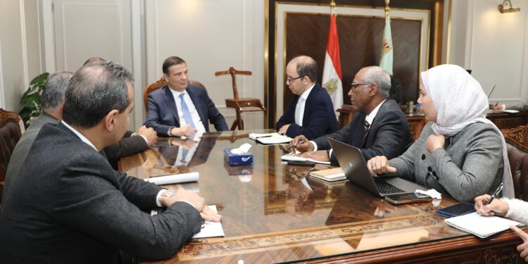 وزير الزراعة يستقبل المدير الإقليمي للإيفاد لبحث سبل التعاون المشترك