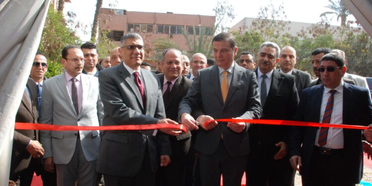 وزير الزراعة ومحافظ الجيزة يفتتحان معرضين للسلع والمنتجات الغذائية ومستلزمات رمضان 1 رمضان