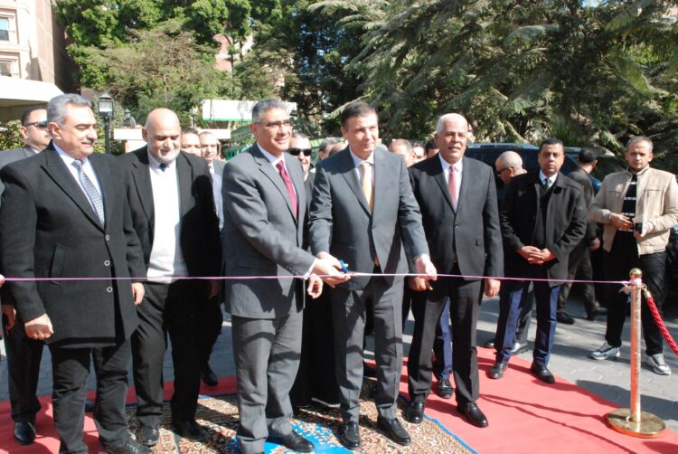 وزير الزراعة ومحافظ الجيزة يفتتحان معرضين للسلع والمنتجات الغذائية ومستلزمات رمضان