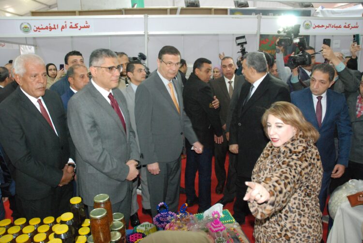 وزير الزراعة ومحافظ الجيزة يفتتحان معرضين للسلع والمنتجات الغذائية ومستلزمات رمضان