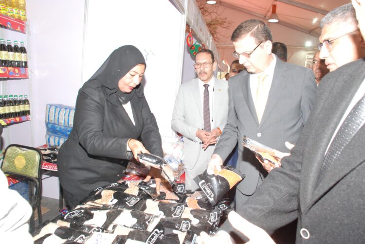 وزير الزراعة ومحافظ الجيزة يفتتحان معرضين للسلع والمنتجات الغذائية ومستلزمات رمضان