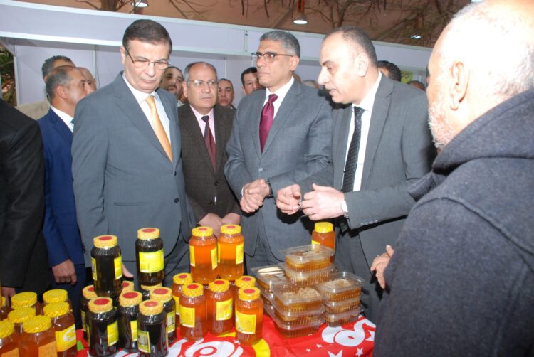 وزير الزراعة ومحافظ الجيزة يفتتحان معرضين للسلع والمنتجات الغذائية ومستلزمات رمضان