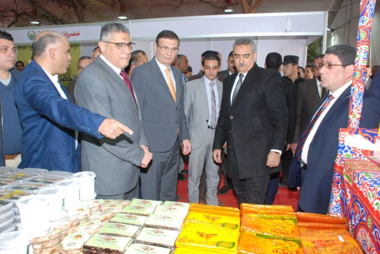 وزير الزراعة ومحافظ الجيزة يفتتحان معرضين للسلع والمنتجات الغذائية ومستلزمات رمضان