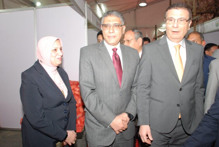 وزير الزراعة ومحافظ الجيزة يفتتحان معرضين للسلع والمنتجات الغذائية ومستلزمات رمضان