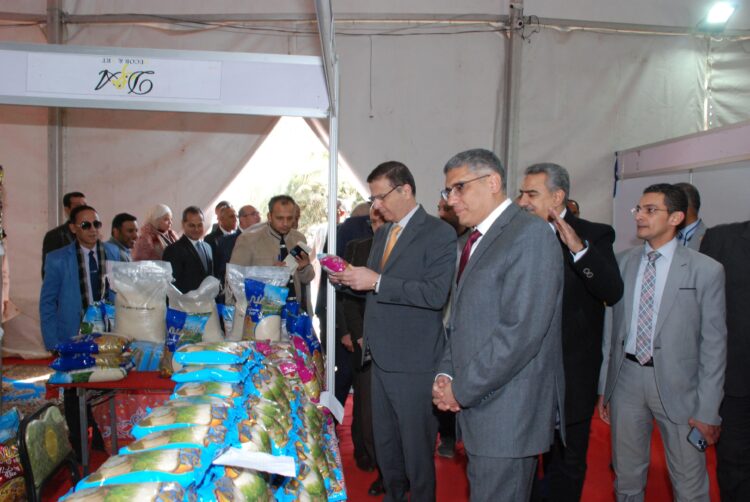 وزير الزراعة ومحافظ الجيزة يفتتحان معرضين للسلع والمنتجات الغذائية ومستلزمات رمضان