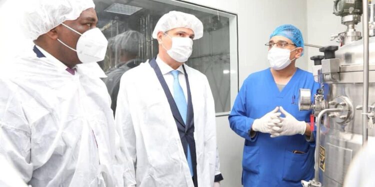 رئيس زامبيا يتفقد معهد الأمصال واللقاحات البيطرية بوزارة الزراعة 1 رئيس زامبيا يتفقد معهد الأمصال واللقاحات البيطرية بوزارة الزراعة