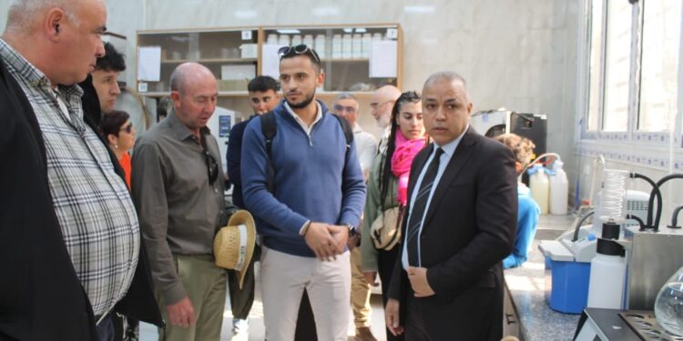 «بحوث الأراضي » يستقبل وفد أسباني لبحث مجالات رقمنة الأراضى و ترشيد الأسمدة 1 بحوث الأراضي
