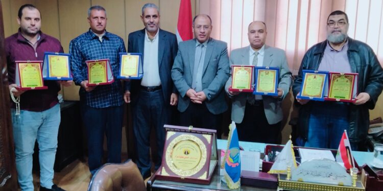 «زراعة البحيرة » تكرم 4 مهندسين متميزين عن شهر يناير 1 زراعة البحيرة