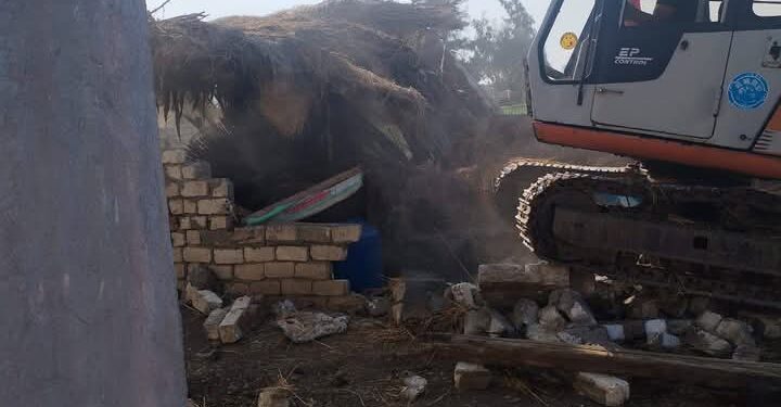 «زراعة كفر الشيخ » تزيل التعديات بزمام جمعية السرايا 1 زراعة كفر الشيخ