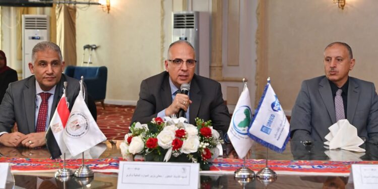 وزير الري يشهد فعاليات ندوة "مركز التدريب و دوره المحوري في محاور الجيل الثانى من منظومة الرى المصرية 2.0" 1 وزير الري