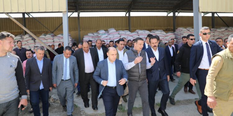 وزير الزراعة ورئيس جهاز مستقبل مصر ومحافظة كفر الشيخ يتفقدون عدد من الأنشطة الزراعية بالمحافظة 1 وزير الزراعة ورئيس جهاز مستقبل مصر ومحافظة كفر الشيخ يتفقدون عدد من الأنشطة الزراعية بالمحافظة