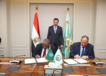 وزير الزراعة يشهد توقيع بروتوكولين للتعاون بين مركزي البحوث الزراعية والصحراء والمنظمة العربية للتنمية الزراعية