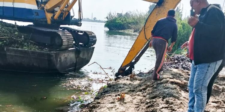 وزير الري يتابع حالة مجري نهر النيل وفرعيه ومجهودات إزالة التعديات بالتنسيق مع أجهزة الدولة 1 وزير الري