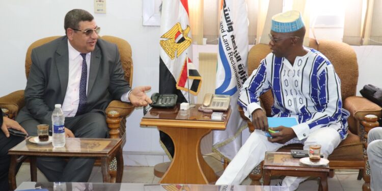 زيارة تفقدية لوفد جامعة نازي بوني بجمهورية بوركينا فاسو للمركزي لبحوث الثروة السمكية لبحث سبل التعاون 1 زيارة تفقدية لوفد جامعة نازي بوني بجمهورية بوركينا فاسو للمركزي لبحوث الثروة السمكية لبحث سبل التعاون