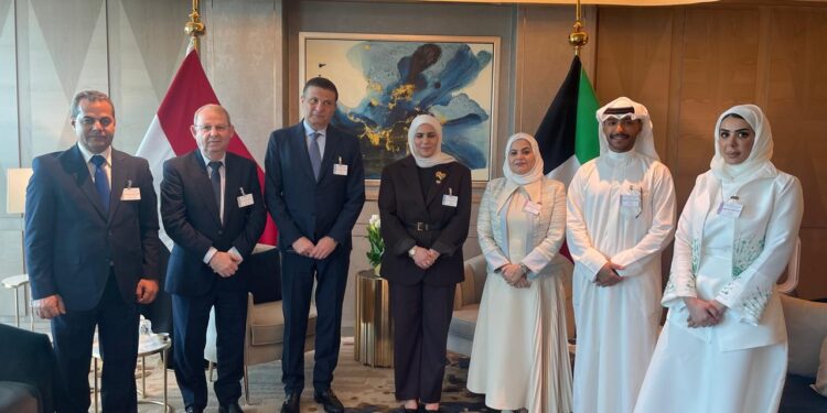 وزير الزراعة يبحث مع وزيرة المالية والاستثمار الكويتية الفرص الاستثمارية بالقطاع الزراعي 1 وزير الزراعة