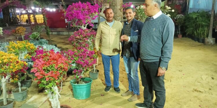 د. علاء عزوز يتابع الاستعدادات النهائية لانطلاق معرض زهور الربيع 1 د. علاء عزوز يتابع الاستعدادات النهائية لانطلاق معرض زهور الربيع