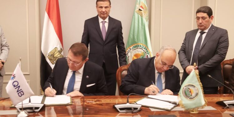 وزير الزراعة يشهد توقيع بروتوكول تعاون بين مركز بحوث الصحراء وبنك QNB مصر لتنمية الزراعة في سيناء 1 وزير الزراعة